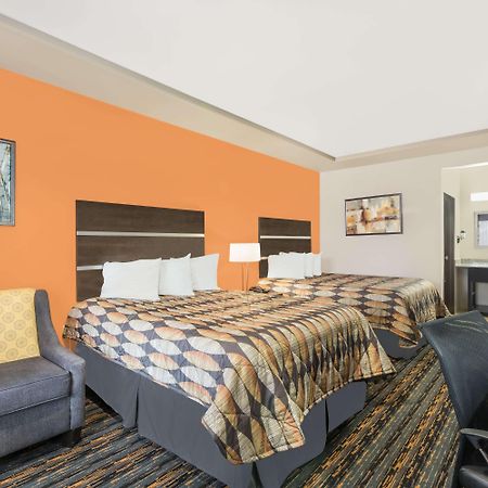 Days Inn By Wyndham Dilley Exteriér fotografie