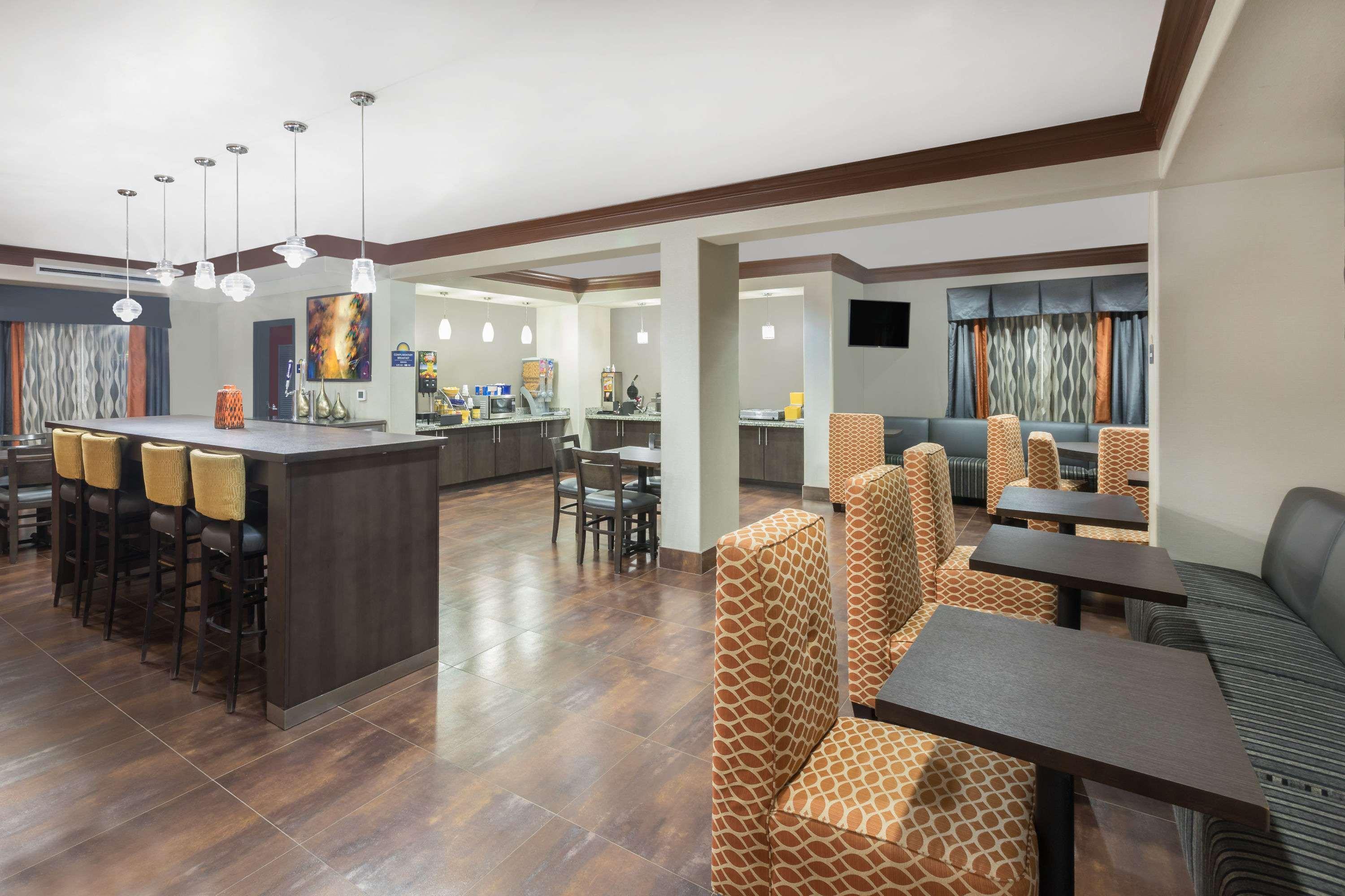 Days Inn By Wyndham Dilley Exteriér fotografie