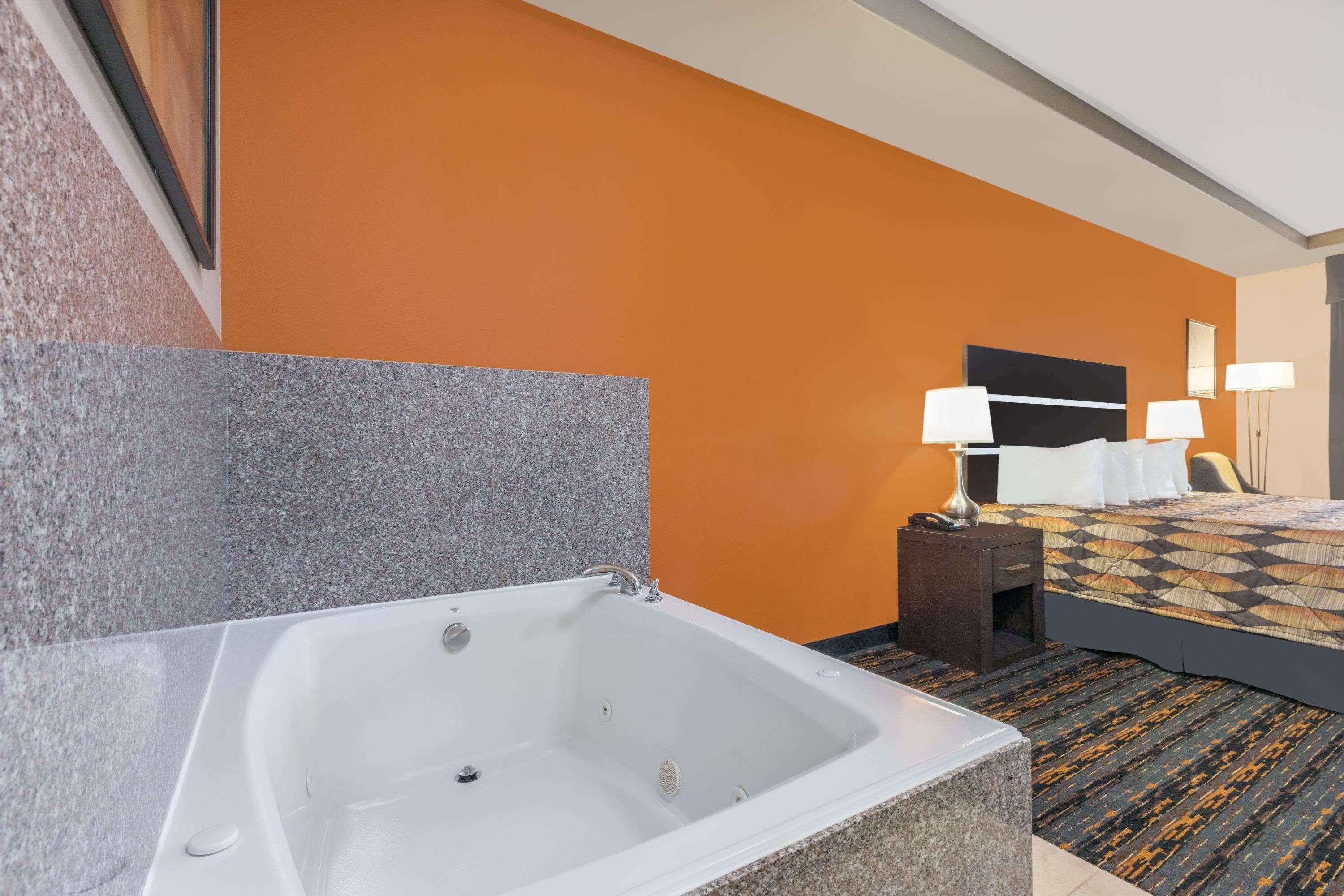 Days Inn By Wyndham Dilley Exteriér fotografie